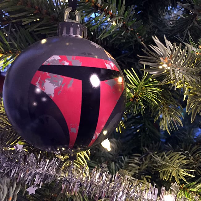 A Star Wars bauble on a Christmas Tree